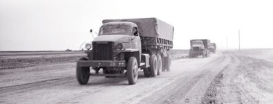 Колонна Studebaker US6 где-то в персидском коридоре