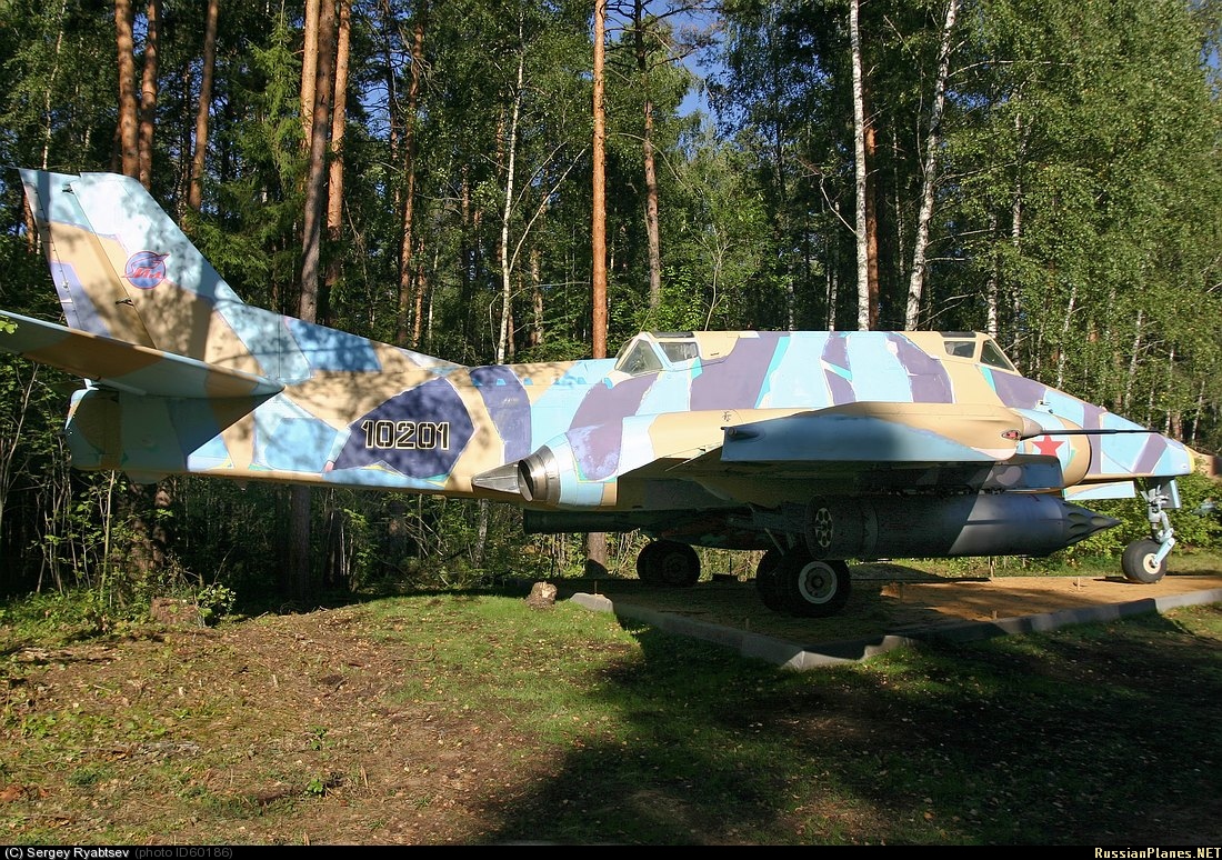 Ил-102