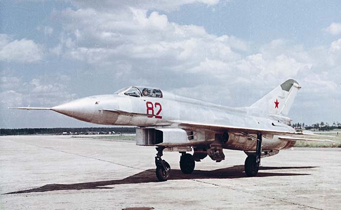 Истребитель Е-8/2