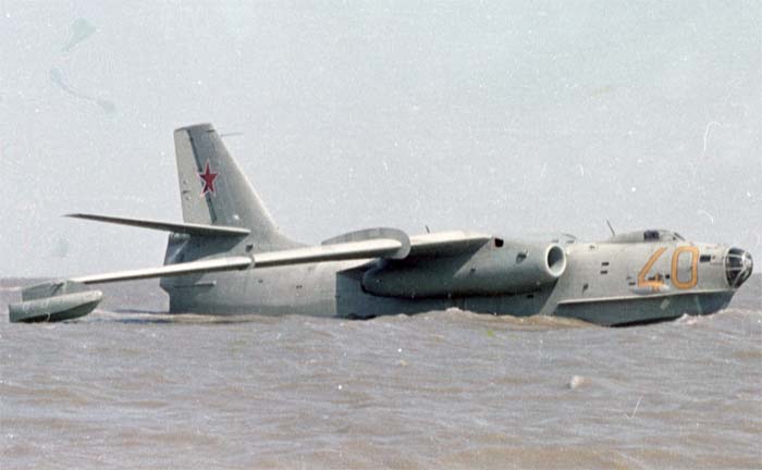 Самолет Бе-10