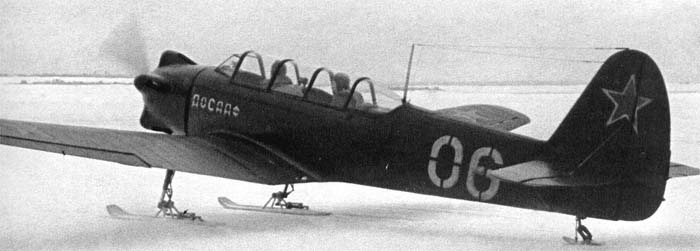 Як-18 на неубираемом лыжном шасси