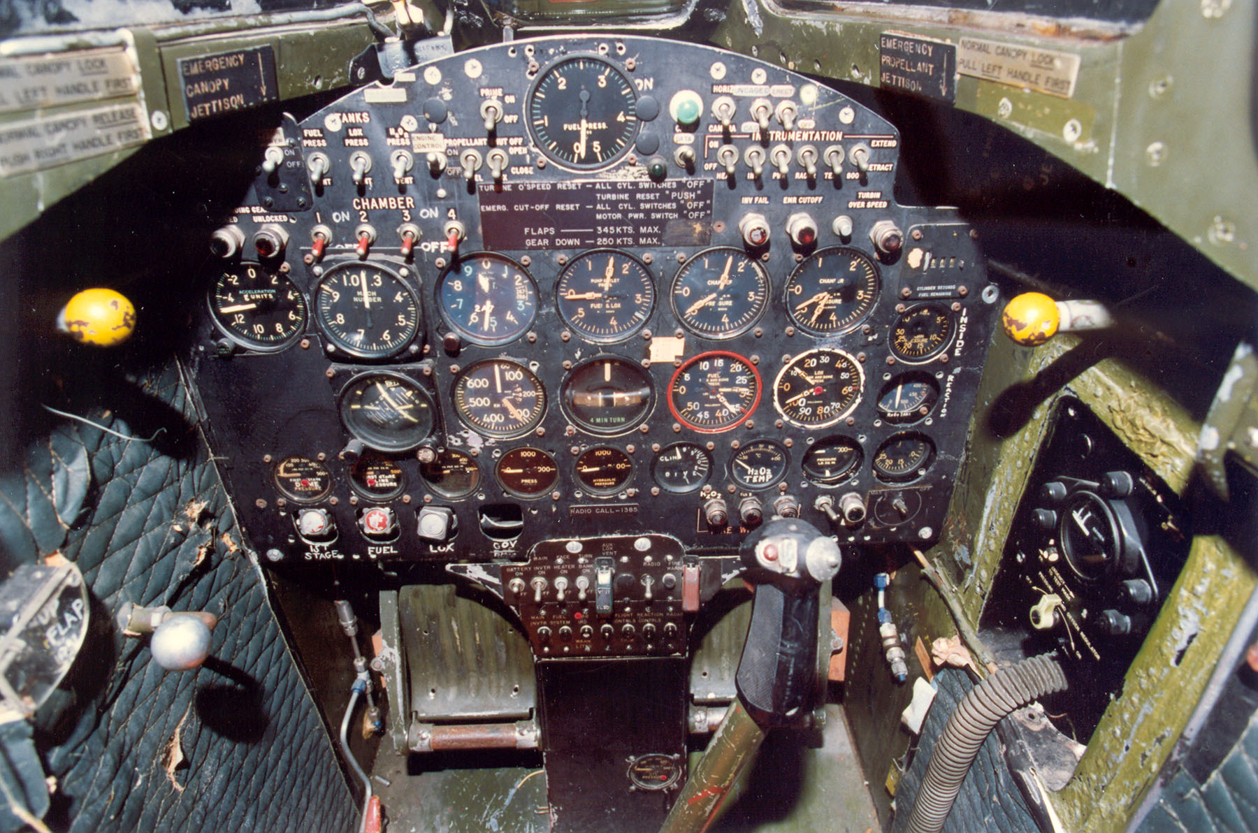 Панель приборов Bell X-1В