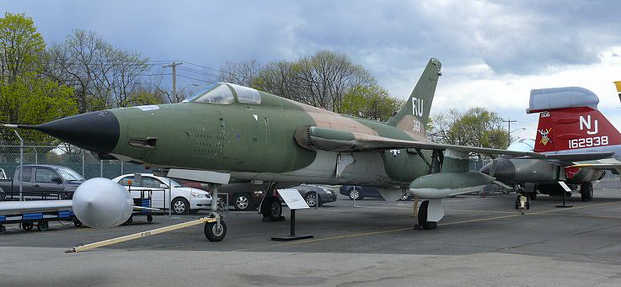 Многоцелевой истребитель Republic F-105D Thunderchief