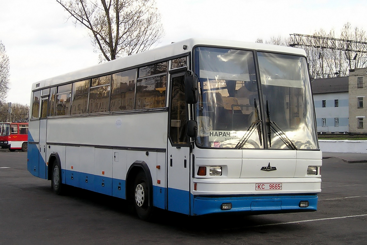 Автобус МАЗ-152