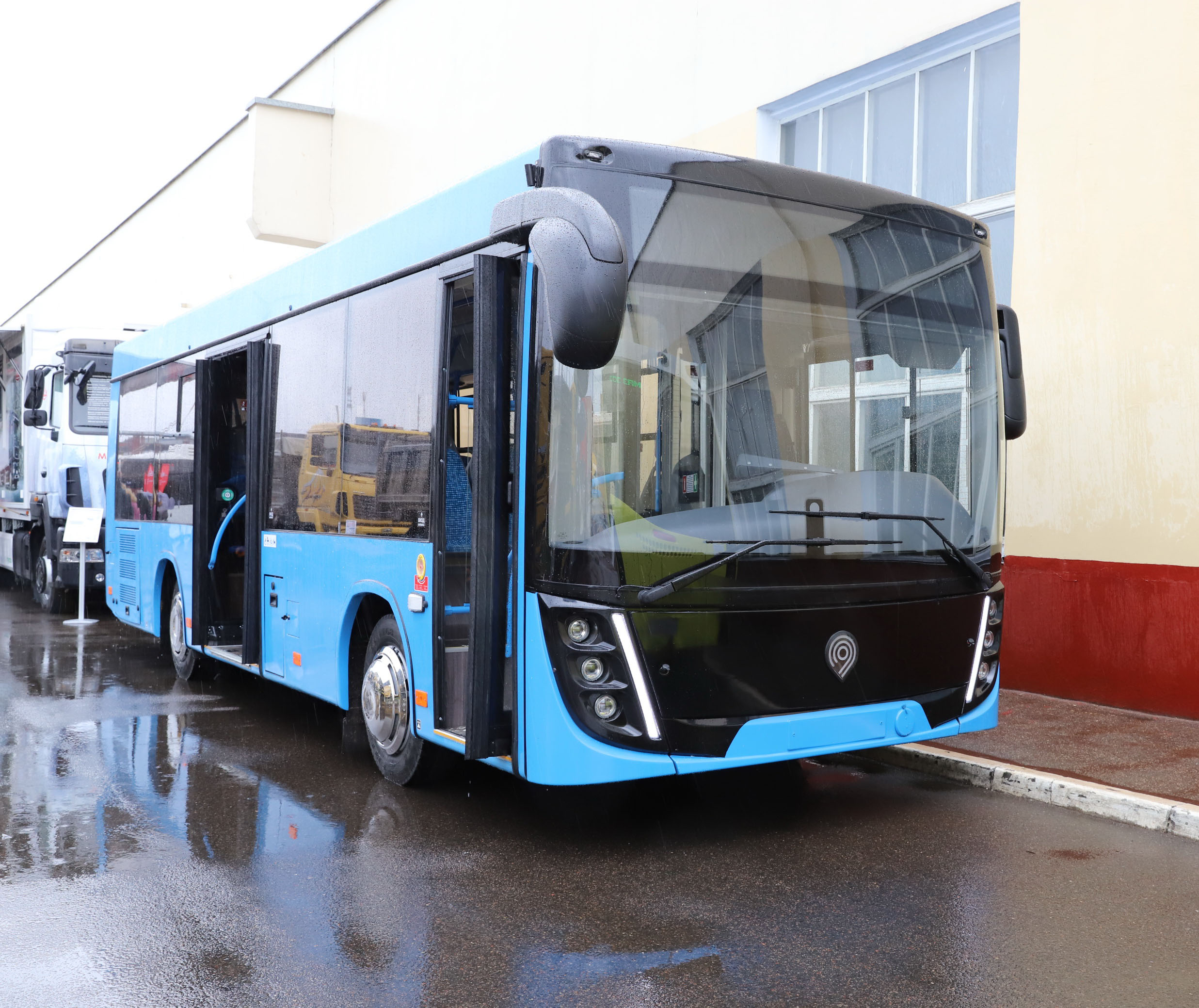 Автобус МАЗ 206