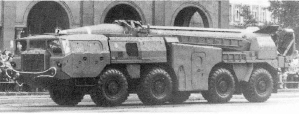 Ракета Р-17 на пусковой установке на шасси МАЗ-543