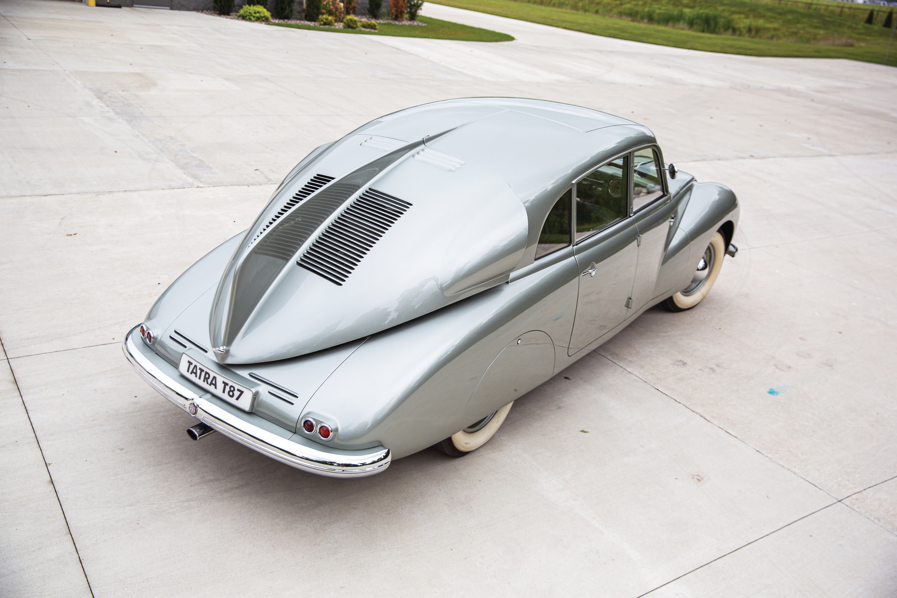 Tatra T87