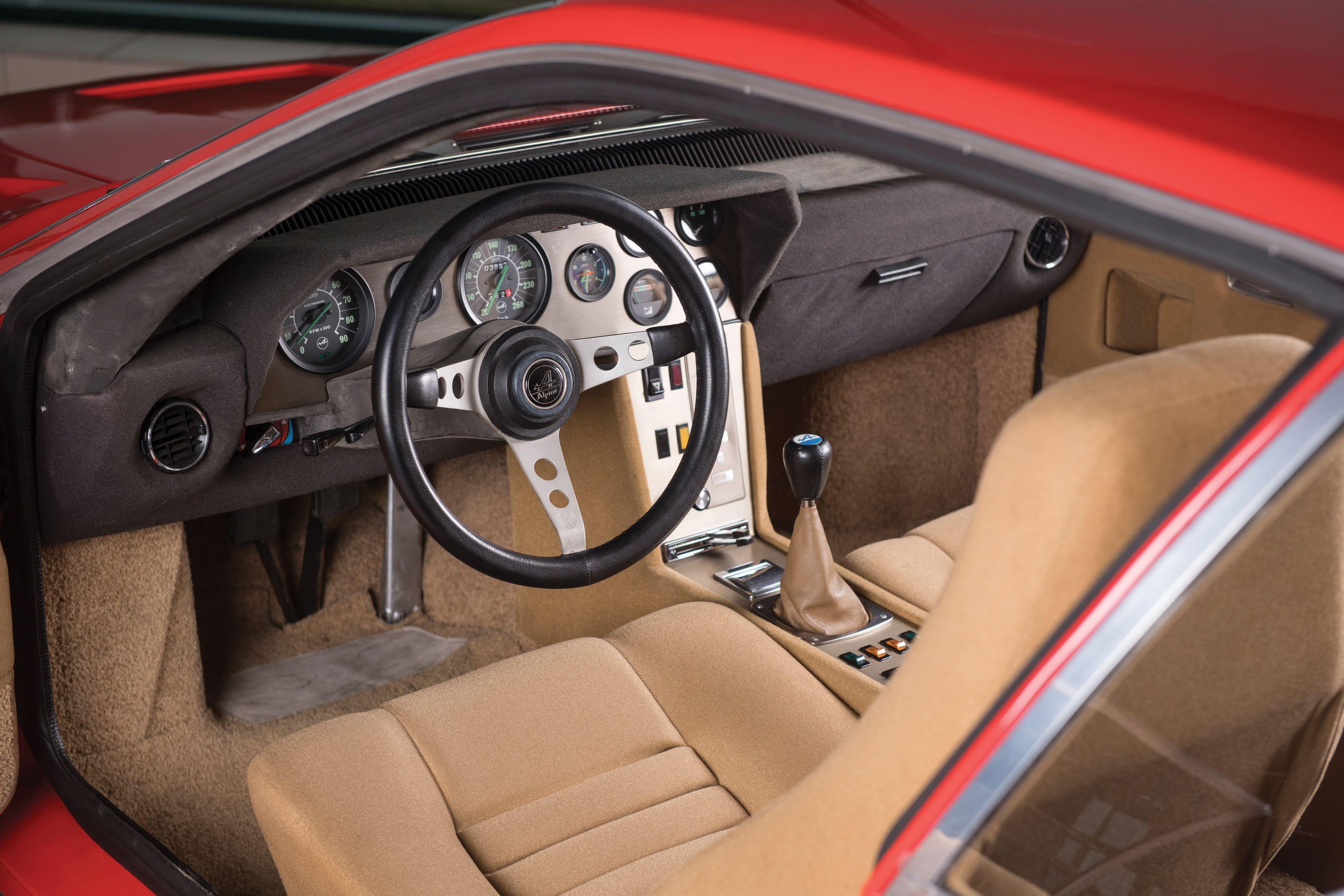 Салон Alpine A310