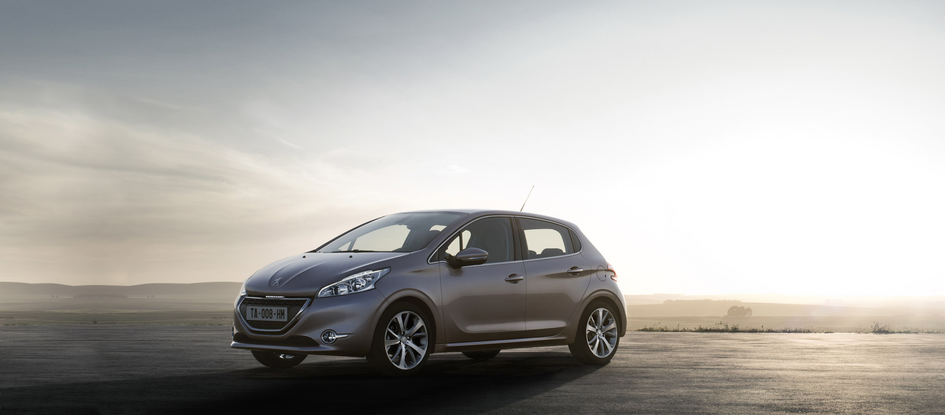 Peugeot 208 (2012 г)