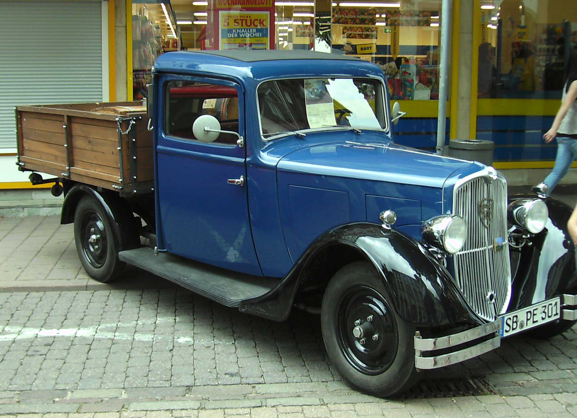 Peugeot T301