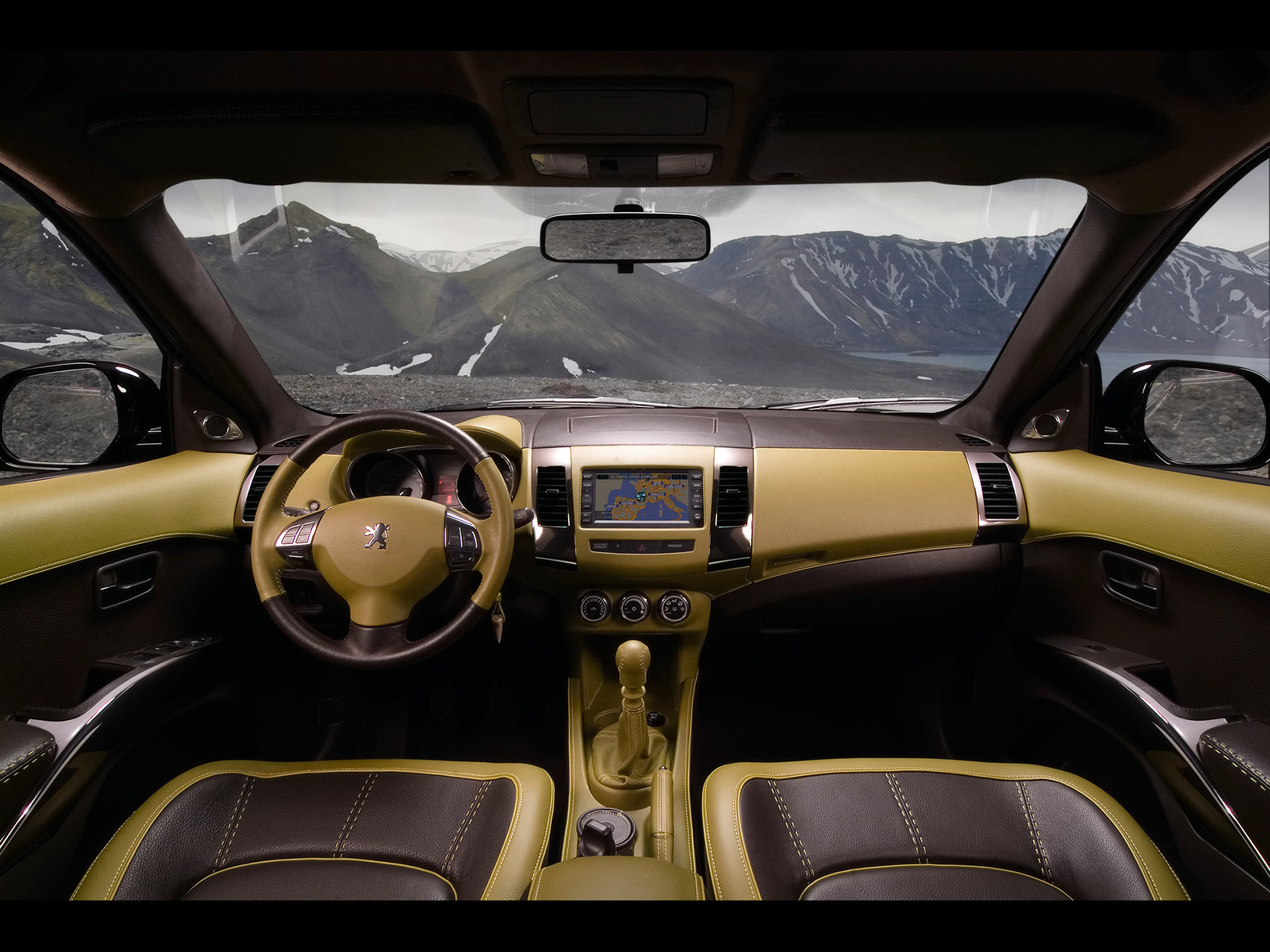 Салон Peugeot 4007