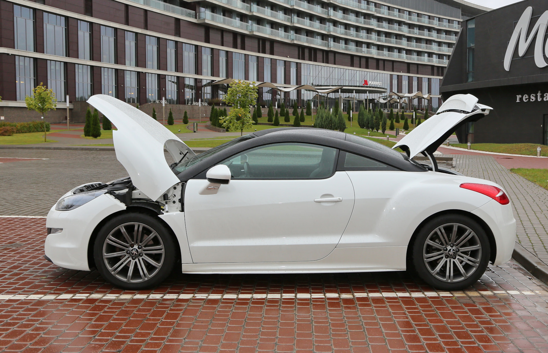 Peugeot RCZ