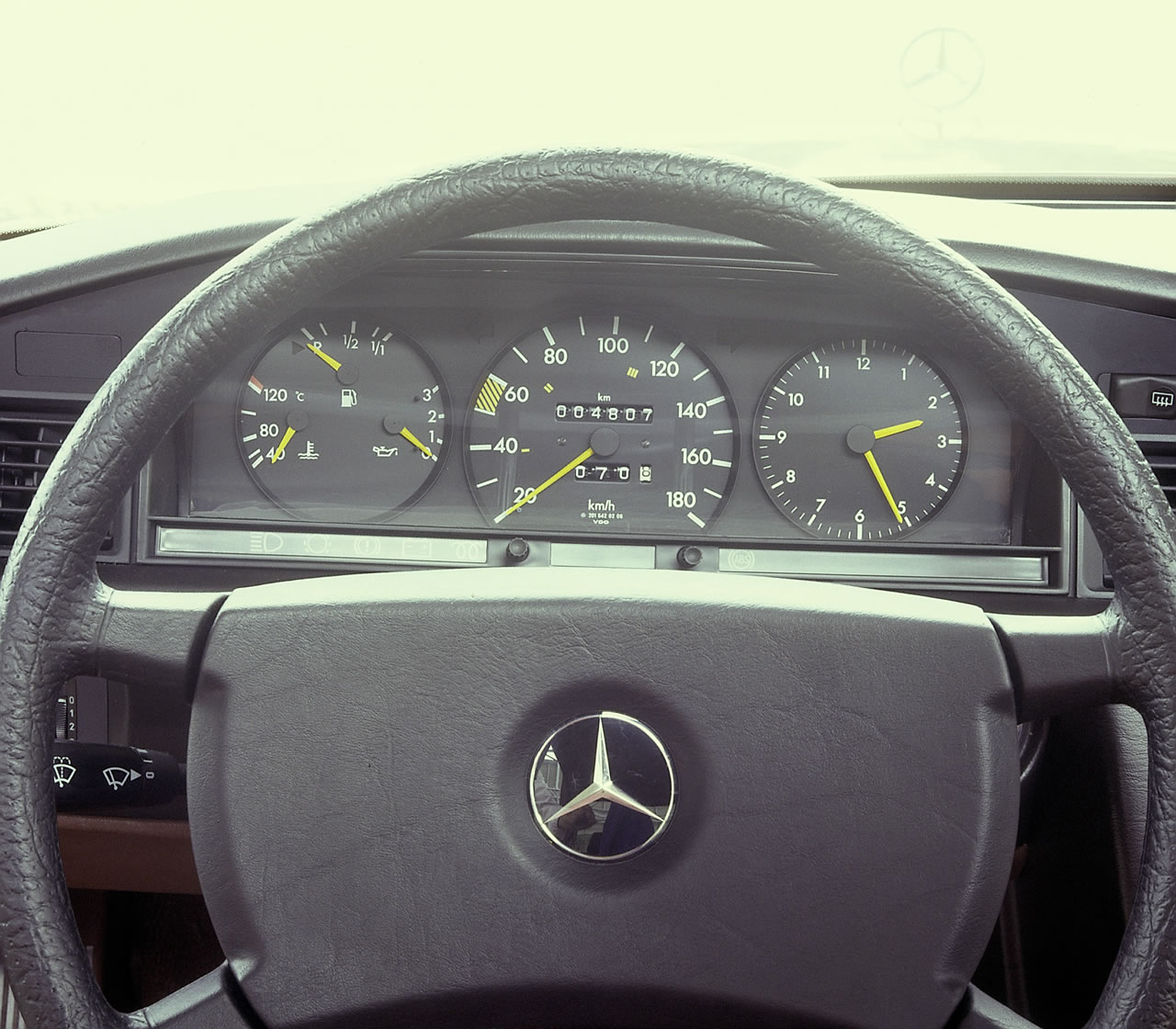 Панель приборов Mercedes-Benz w201