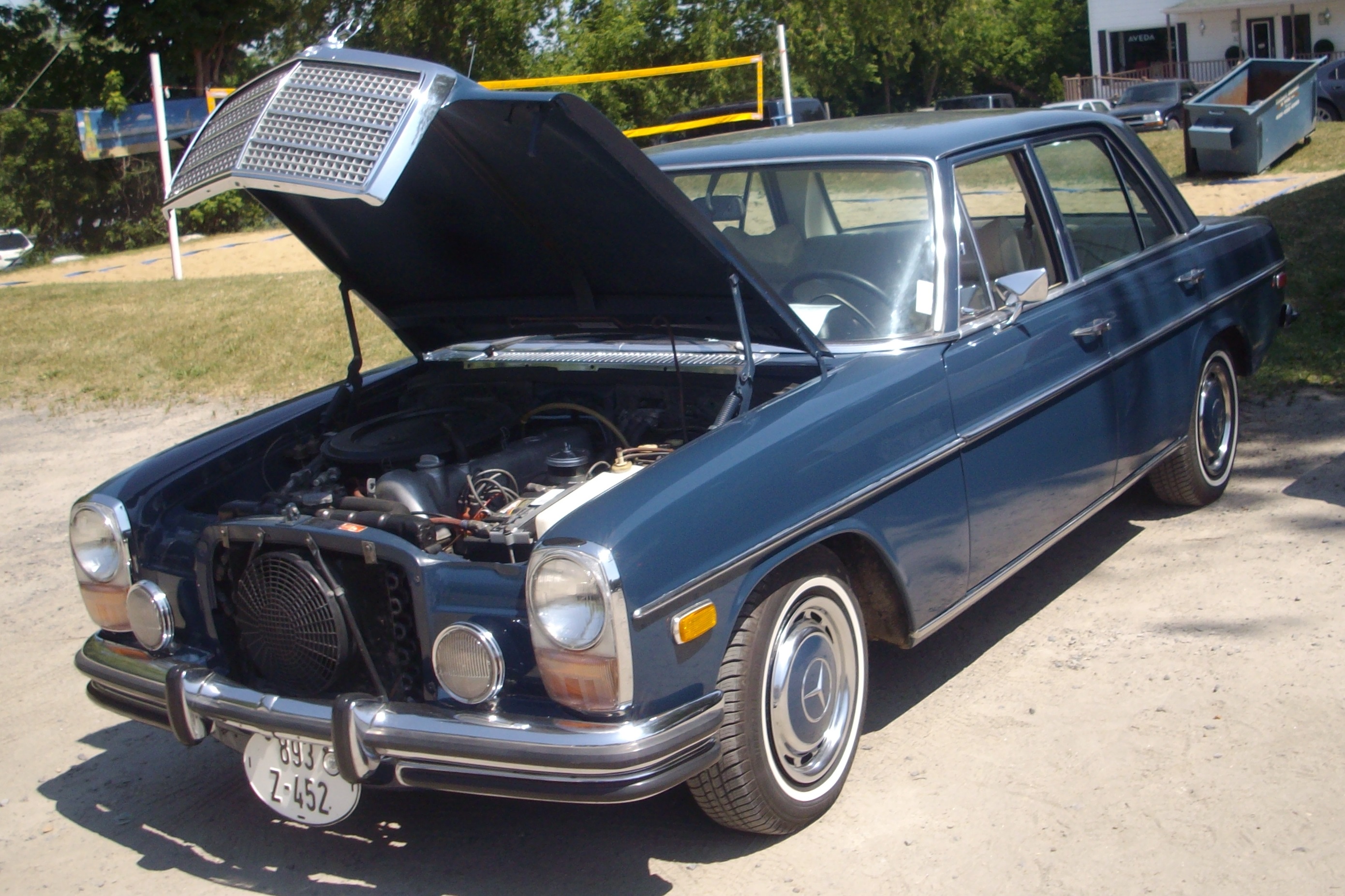 Mercedes-Benz W114