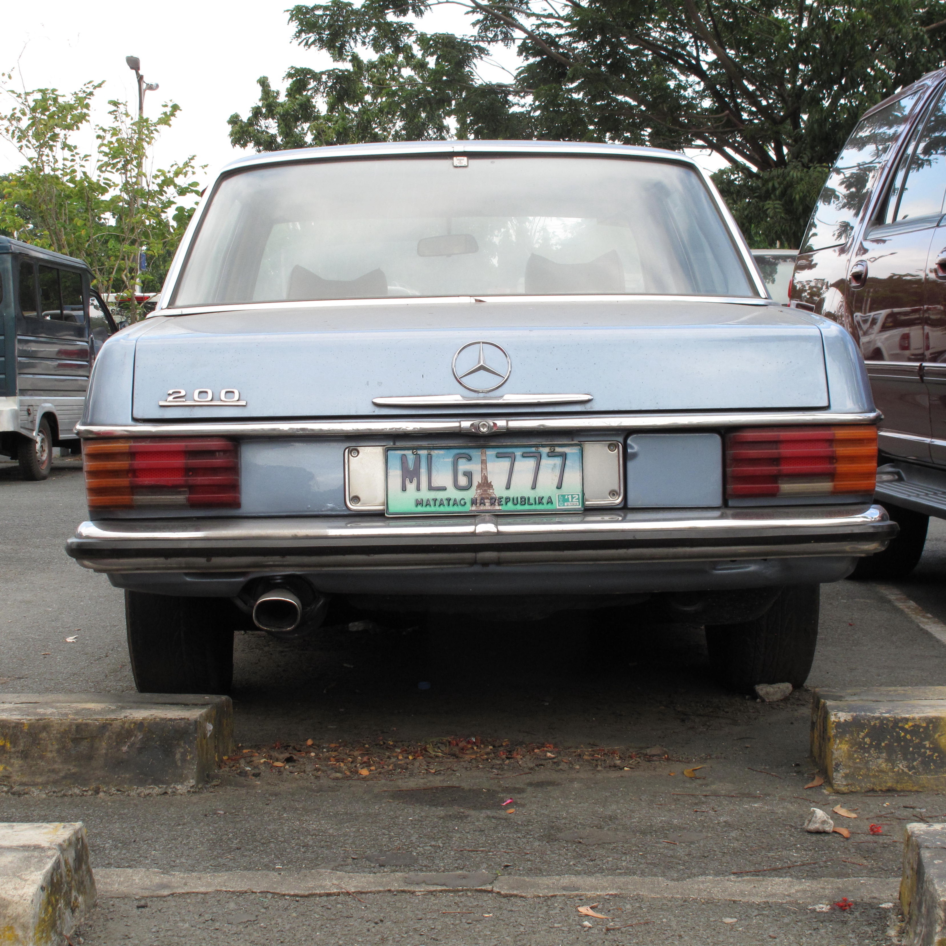 Mercedes-Benz W115