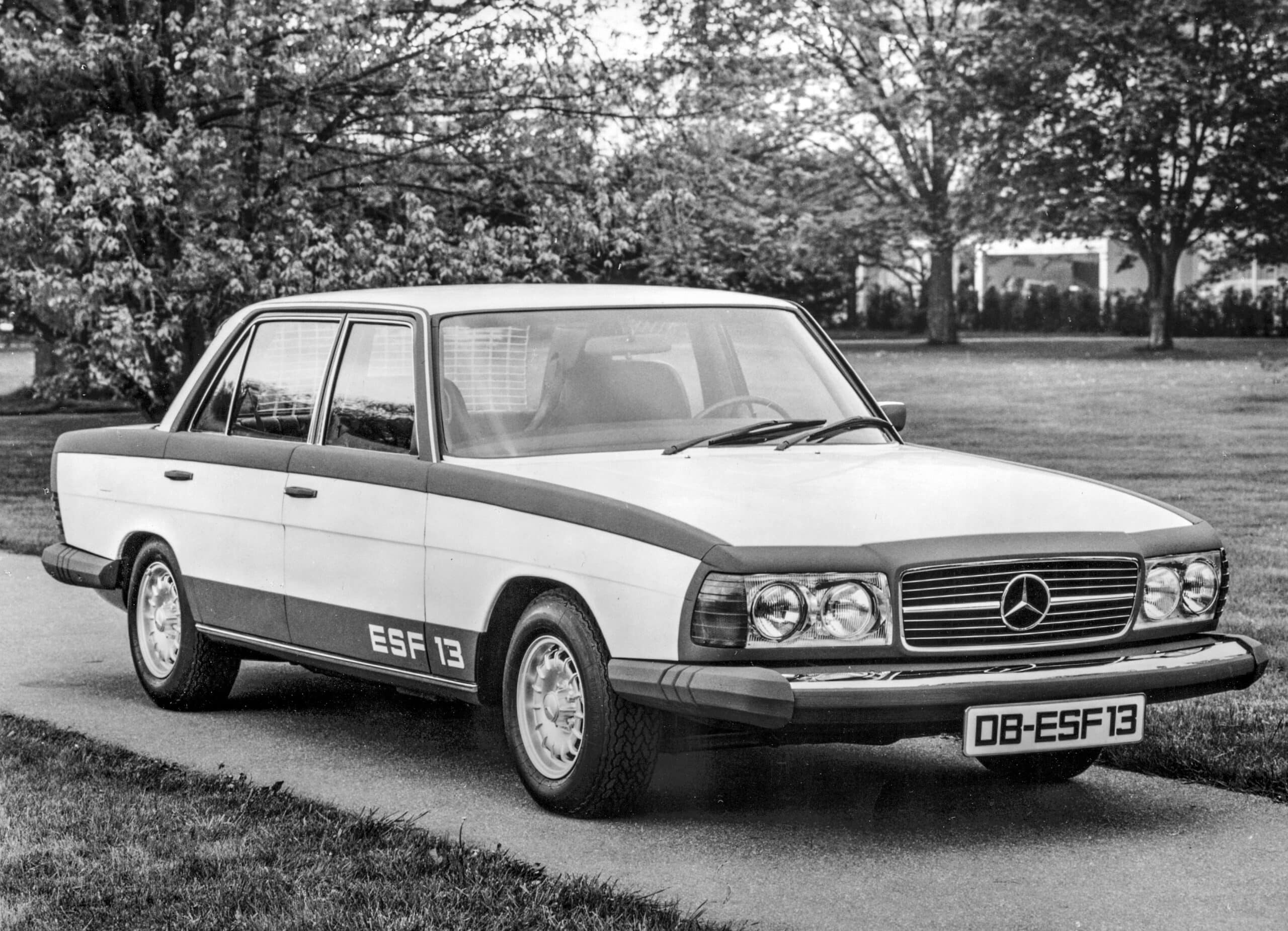 Mercedes-Benz ESF 13