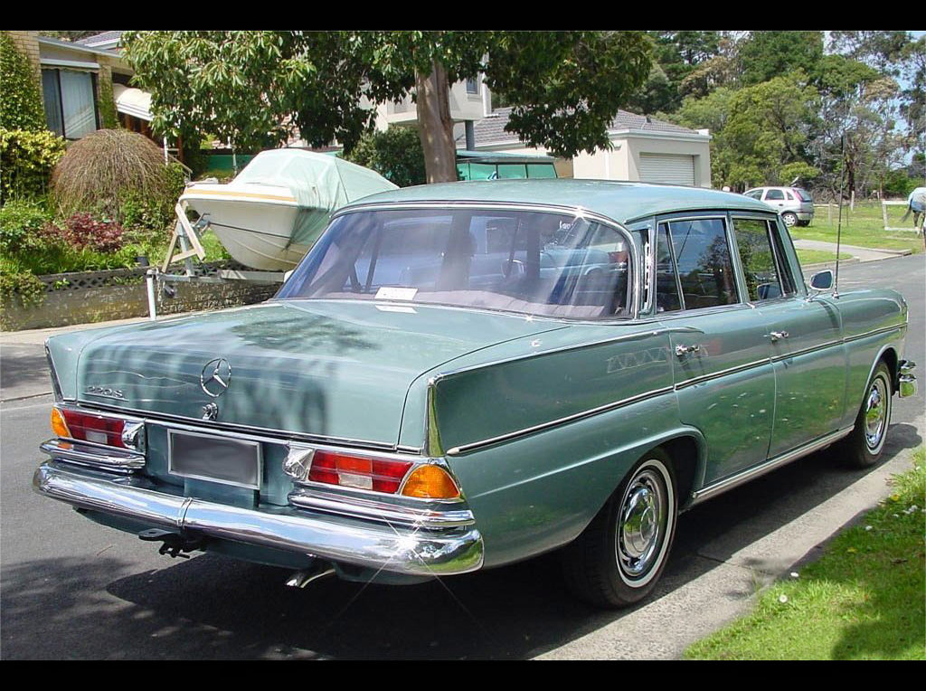 Mercedes-Benz w111