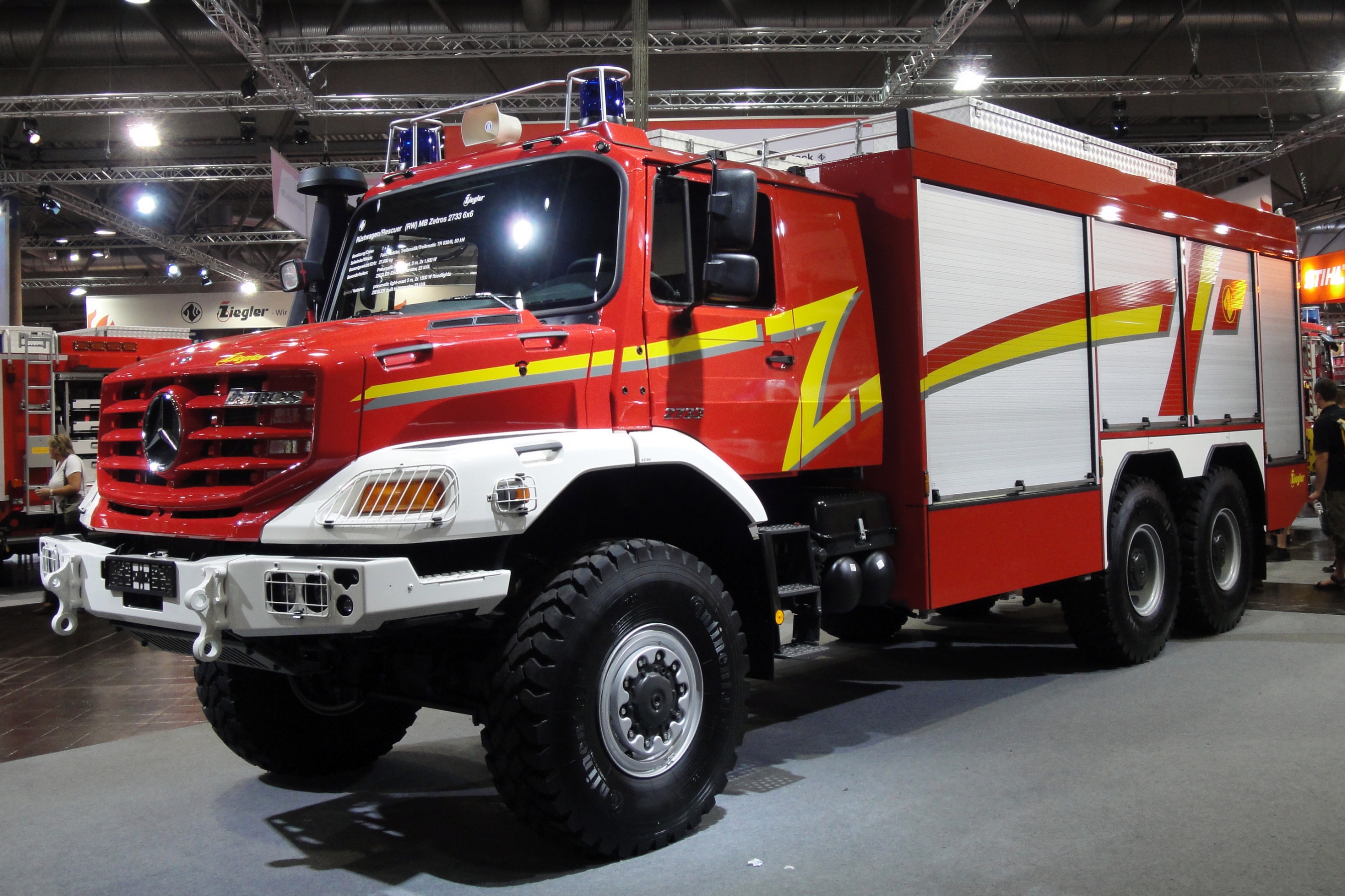 Пожарная машина на базе Mercedes-Benz Zetros 2733 6x6