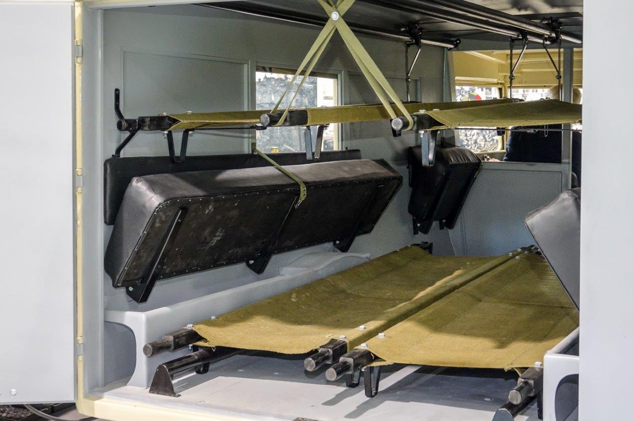 Пассажирский отсек санитарного автобуса ГАЗ-55