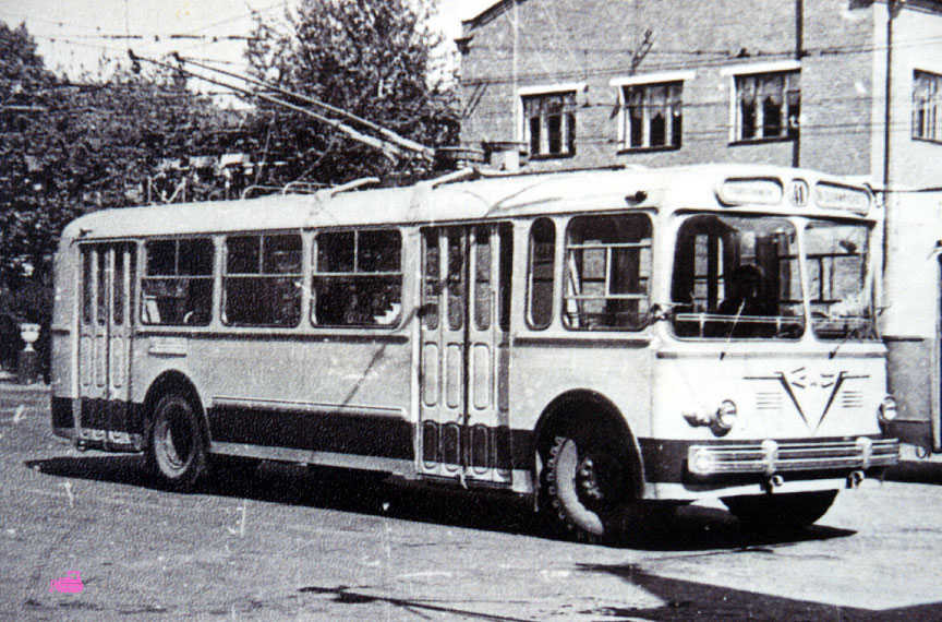 Троллейбус ЗиУ-7