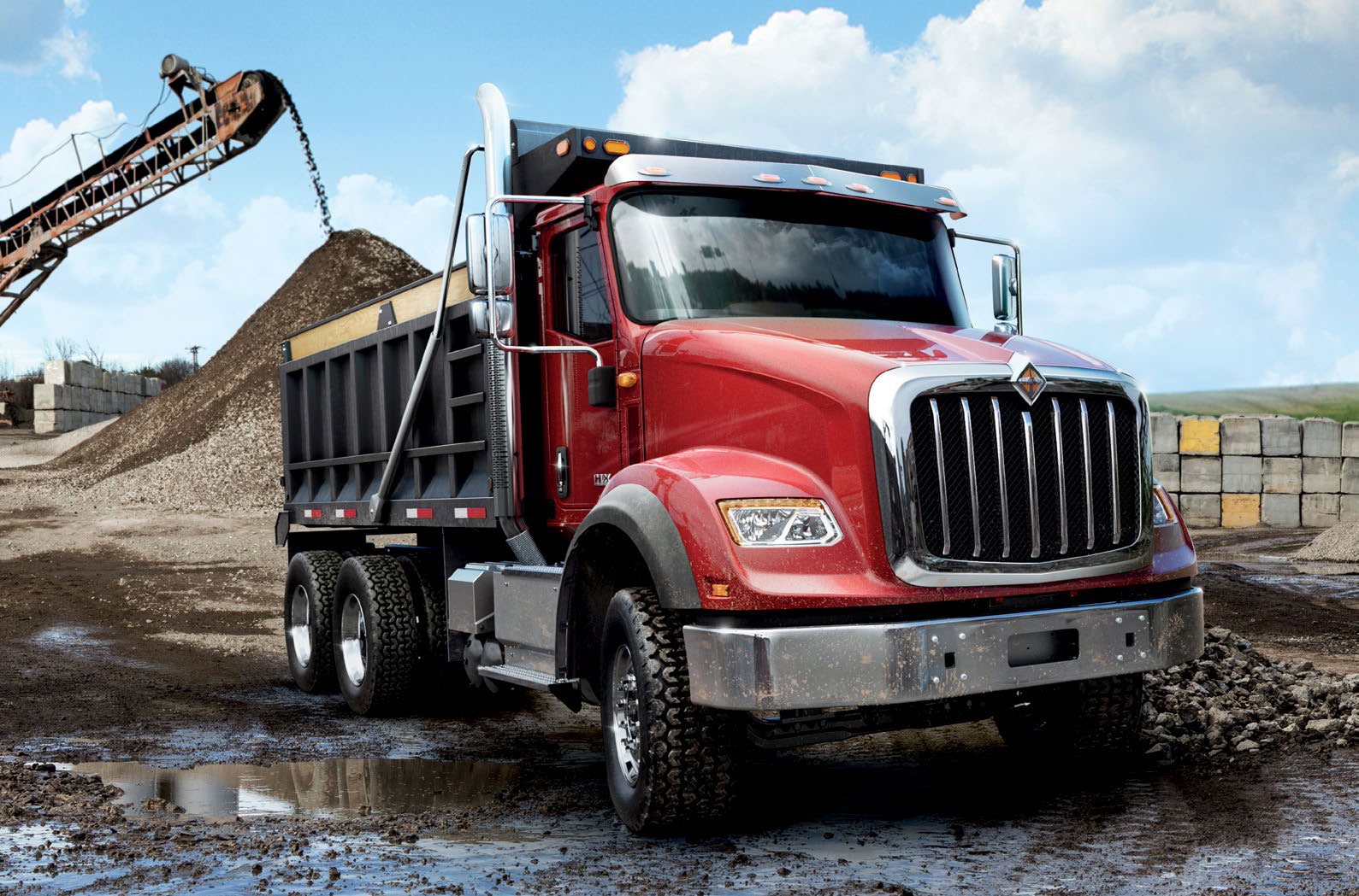 International HX615