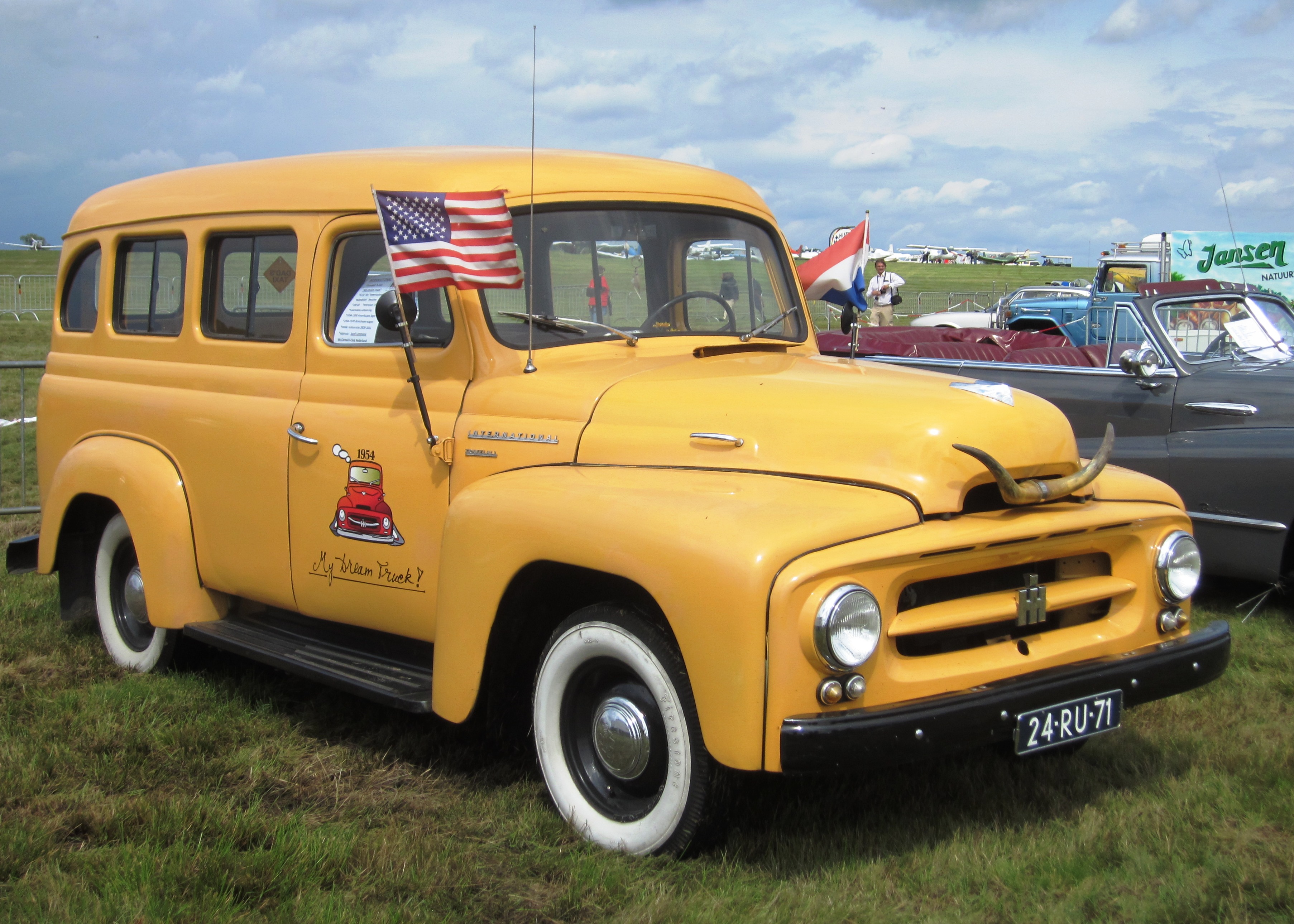 International R-110