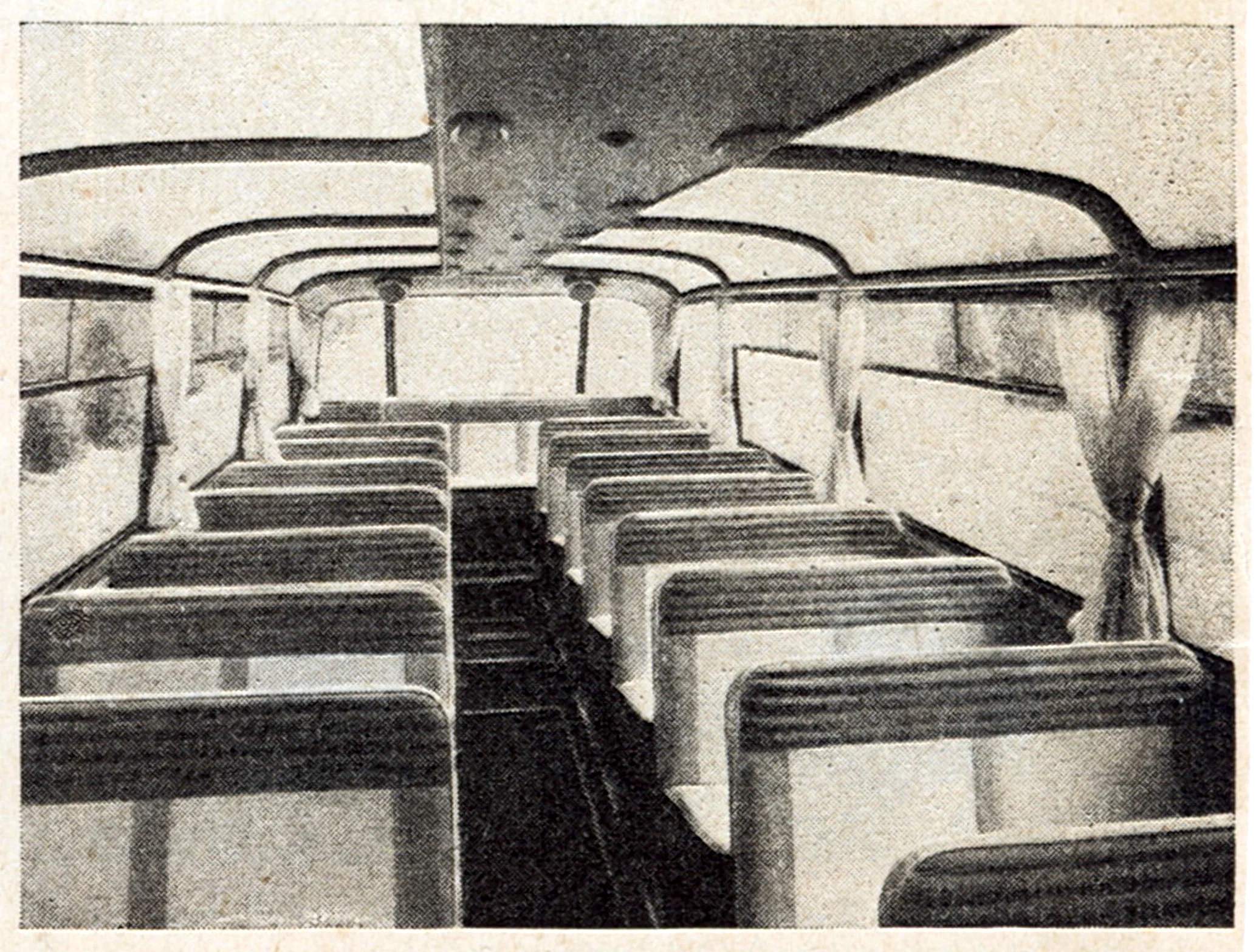 Салон Ikarus-303