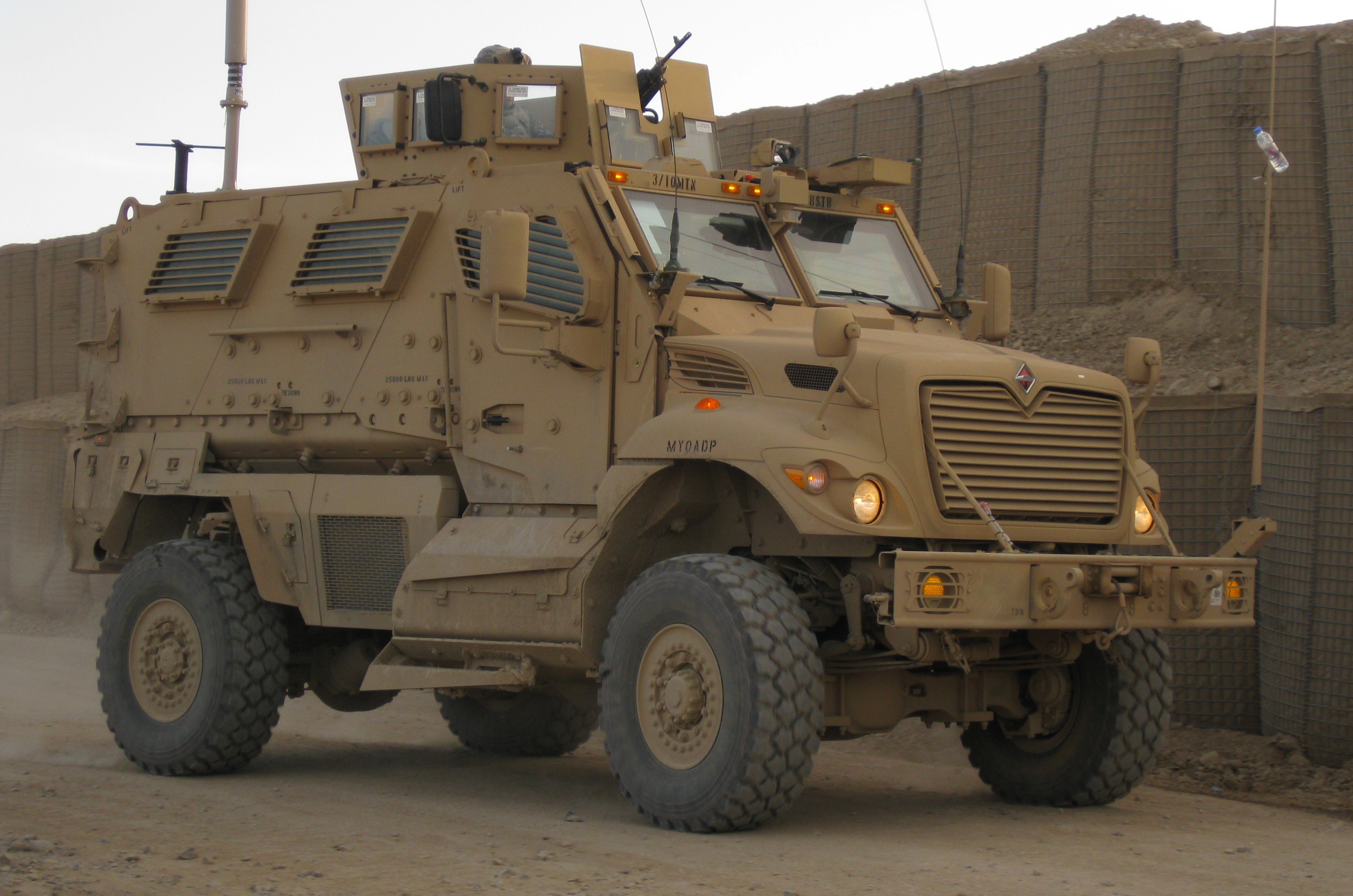 International MaxxPro Dash