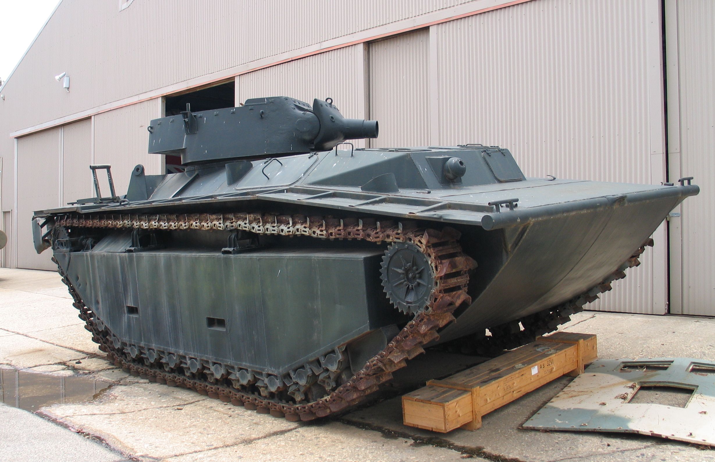 Гусеничная десантная машина LVT(A)-4