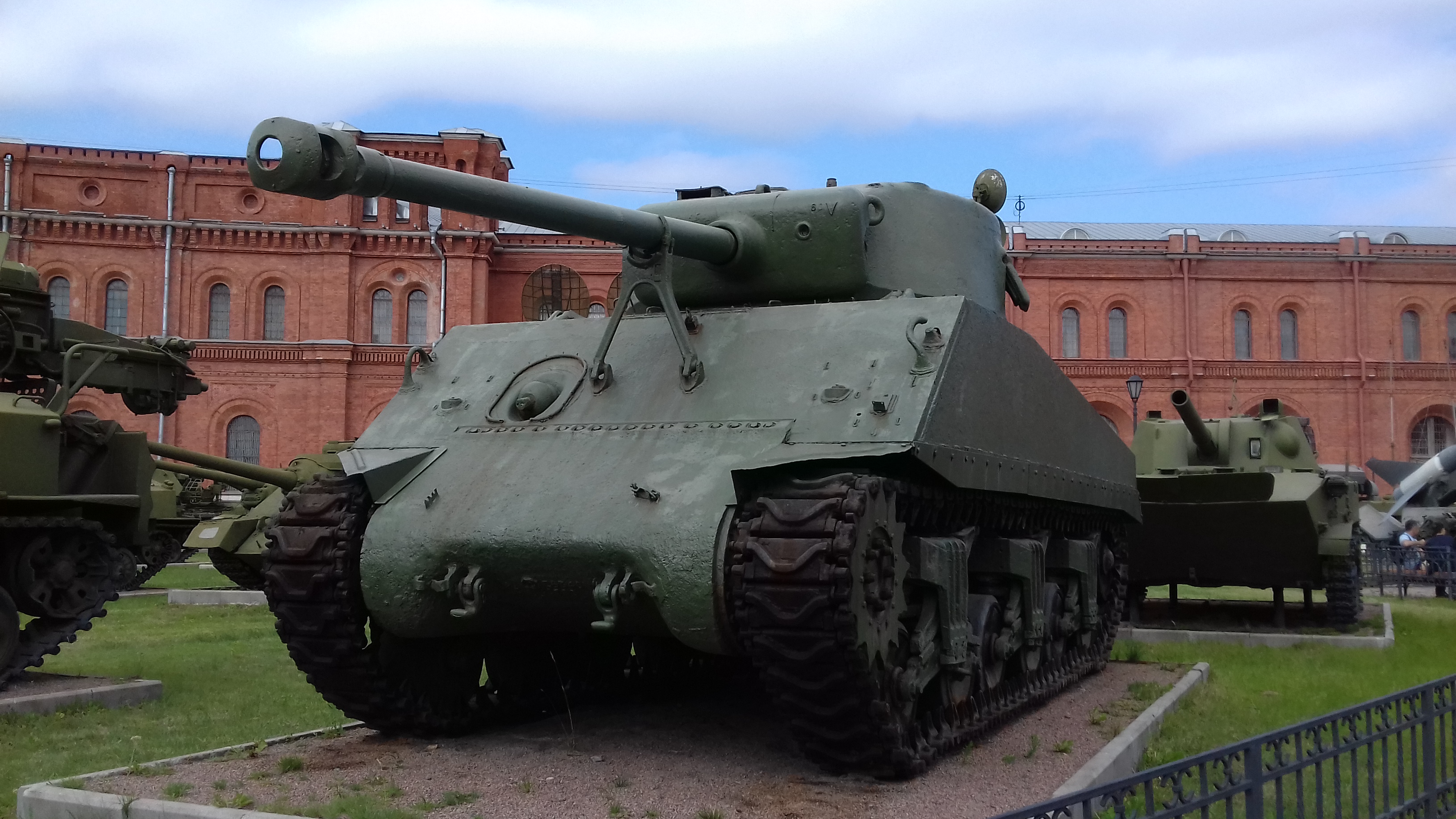 Танк M4A2(76)