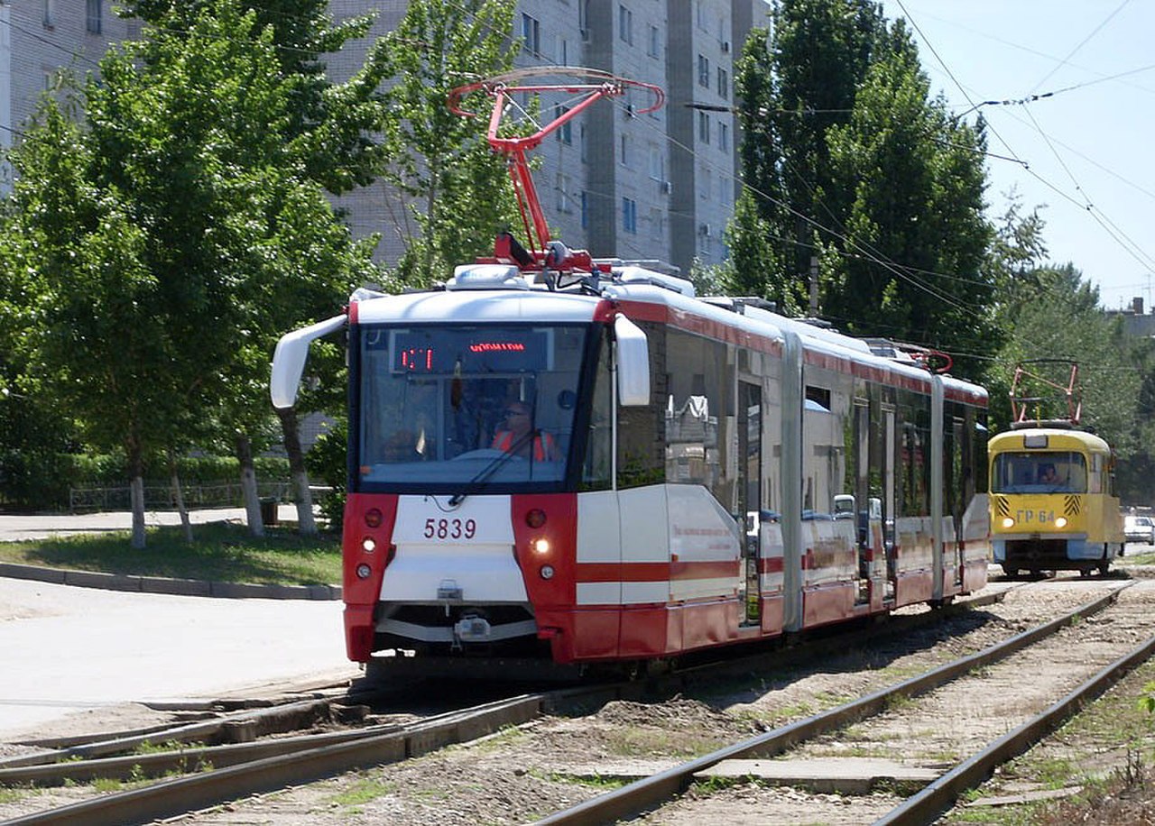Трамвай 71-154