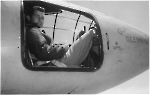 Пилот Чарльз Йегер в кабине Bell X-1