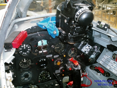 Кабина пилота МиГ-15