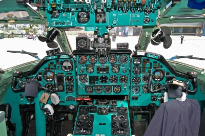 Кабина пилотов Ту-134