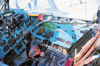 Кабина пилота Ил-102