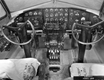 Кабина пилотов прототипа Boeing B-17