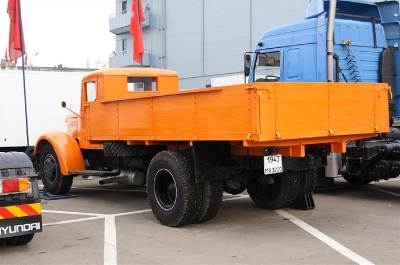Грузовой автомобиль МАЗ-200