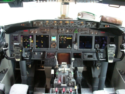 Кабина пилотов Boeing 737—800