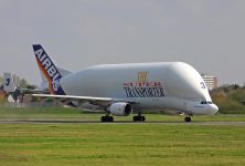 Тяжелый транспортный самолет Airbus A300-600ST Beluga