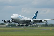Дальнемагистральный пассажирский самолет Airbus A380