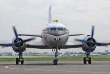 Ближнемагистральный пассажирский самолет Ил-14