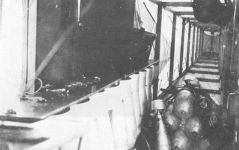 Размещение бомб в фюзеляже "Илья Муромца"