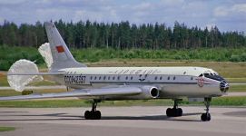 Среднемагистральный пассажирский самолет Ту-104