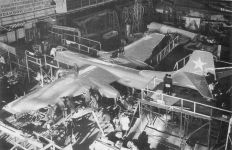 Сборка опытного самолета '73' (прототипа Ту-14), 1947 г.
