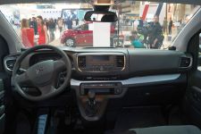 Интерьер Citroën Dispatch (2016 г)