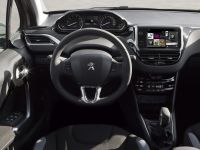 Салон Peugeot 208 (2012 г)