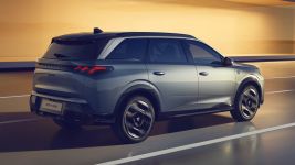 Peugeot 5008 (2017 г)