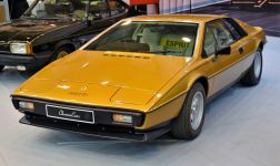Lotus Esprit S2