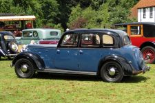 Rover 16 6-light saloon
