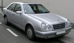 Mercedes-Benz w210